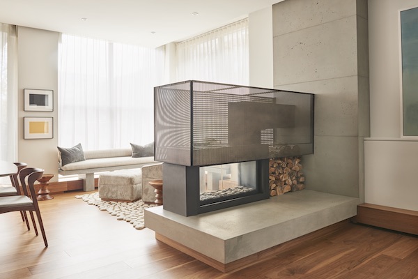 Fire place with wire mesh