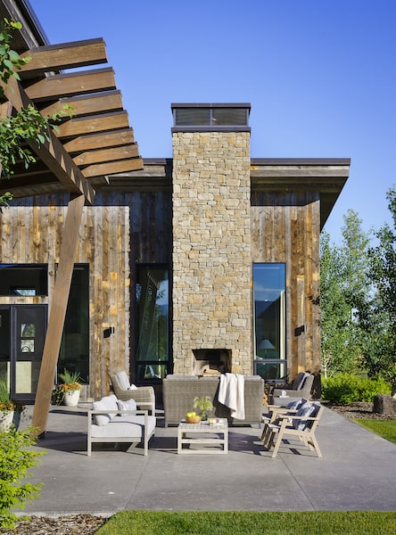 Tributary Residence outdoor patio and fireplace