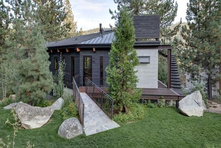 Gnar House in Squaw Valley, Calif., with charred wood exterior