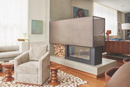 Fireplace with metal mesh